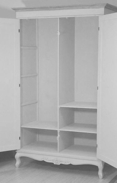 Dulap Alb Spatios in Stilul Provensal cu Picioare Sculptate Livin Hill