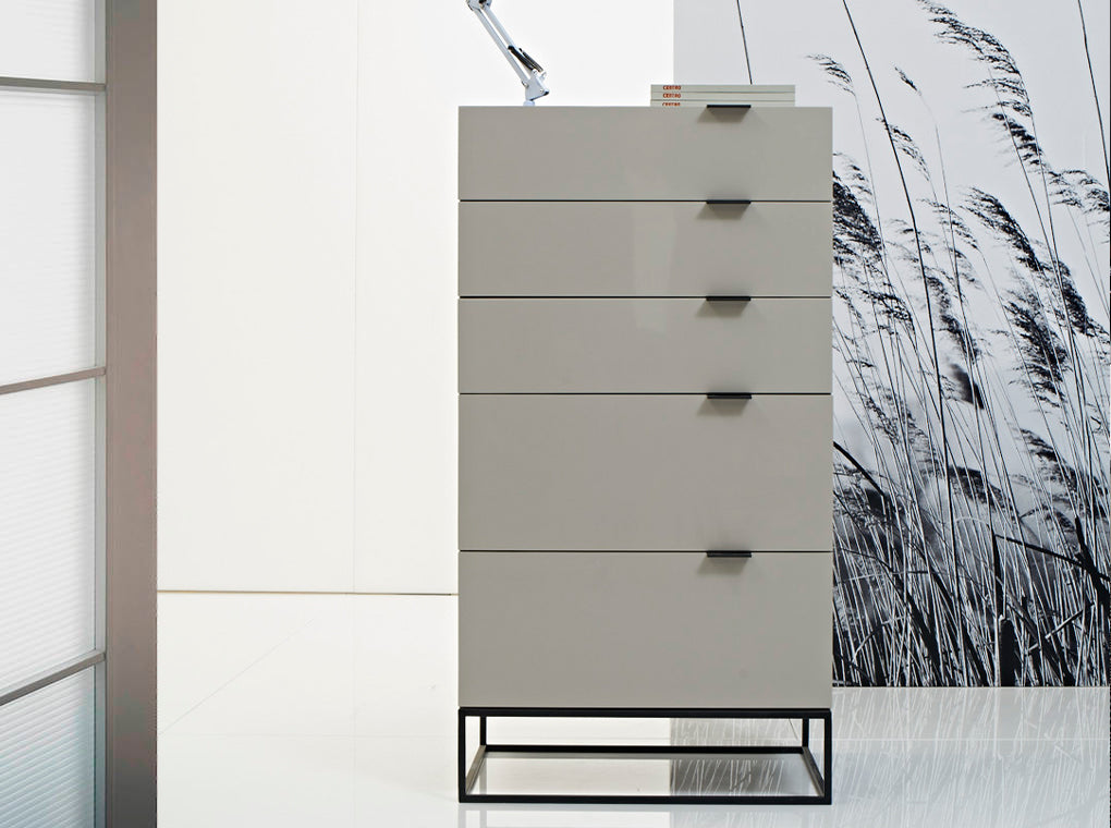 Comoda Moderna din DM cu Picioare din Otel Negru Angel Cerda