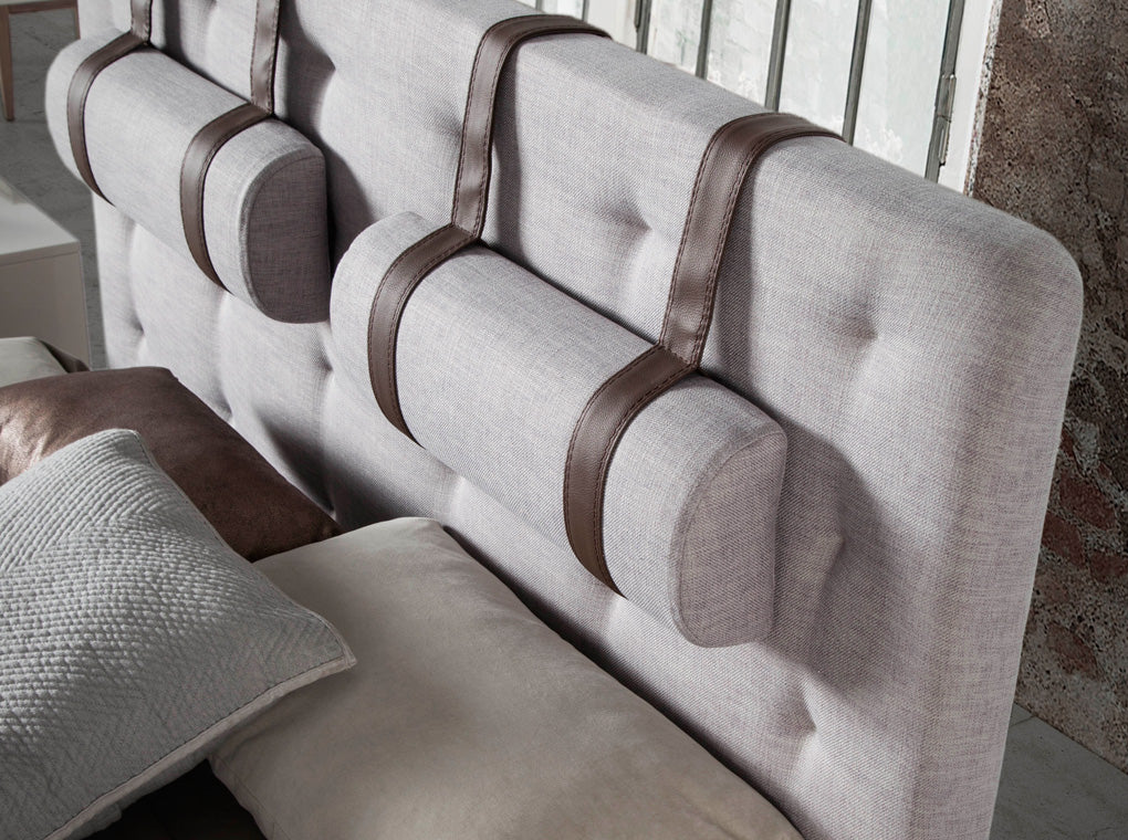 Pat Dublu Tapitat cu Stofa Gri si Tetiera din Piele Ecologica Angel Cerda