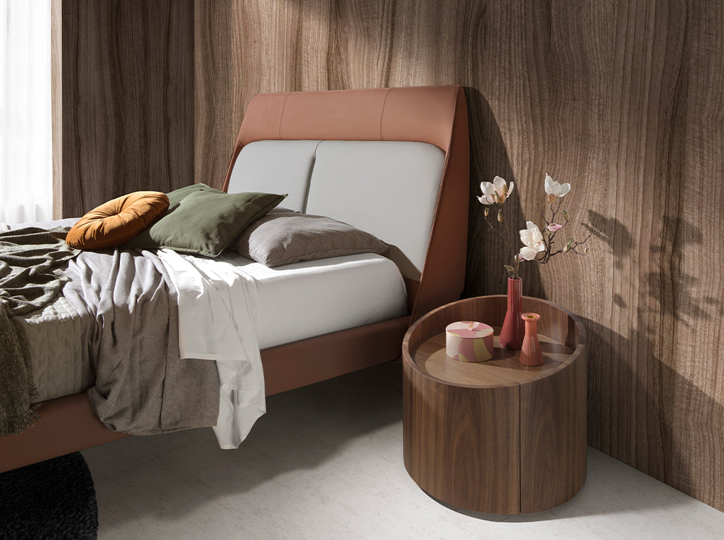 Noptiera Rotunda din Nuc cu Sertar Angel Cerda