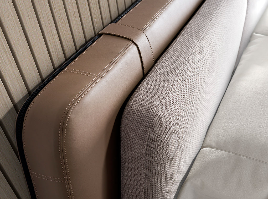 Pat dublu din piele ecologica si tesatura gri cu picioare din otel inoxidabil Angel Cerda