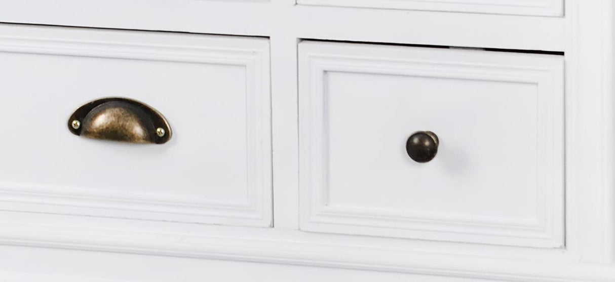 Comoda pentru Televizor cu Stil Clasic si Manere Decorative Livin Hill