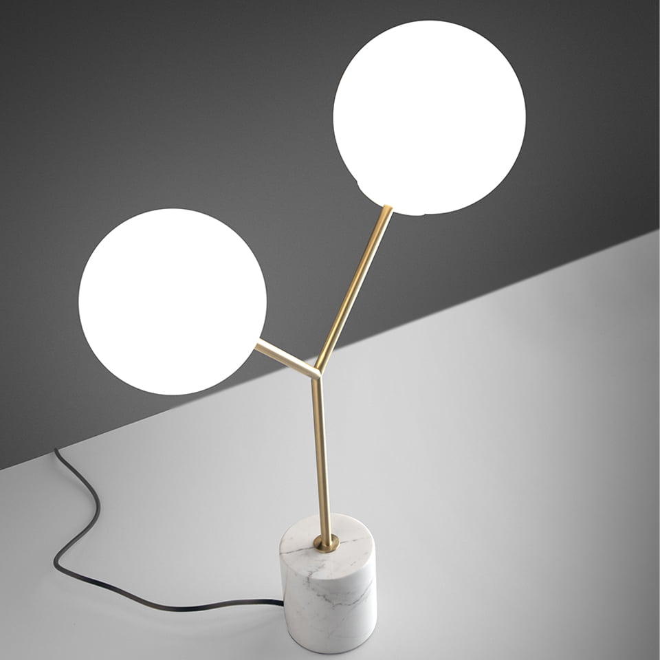 Veioza din Marmura Alba si Otel Auriu cu Sticla Alba Angel Cerda