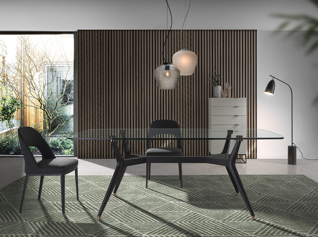 Lampadar din Marmura Neagra si Otel Negru Angel Cerda