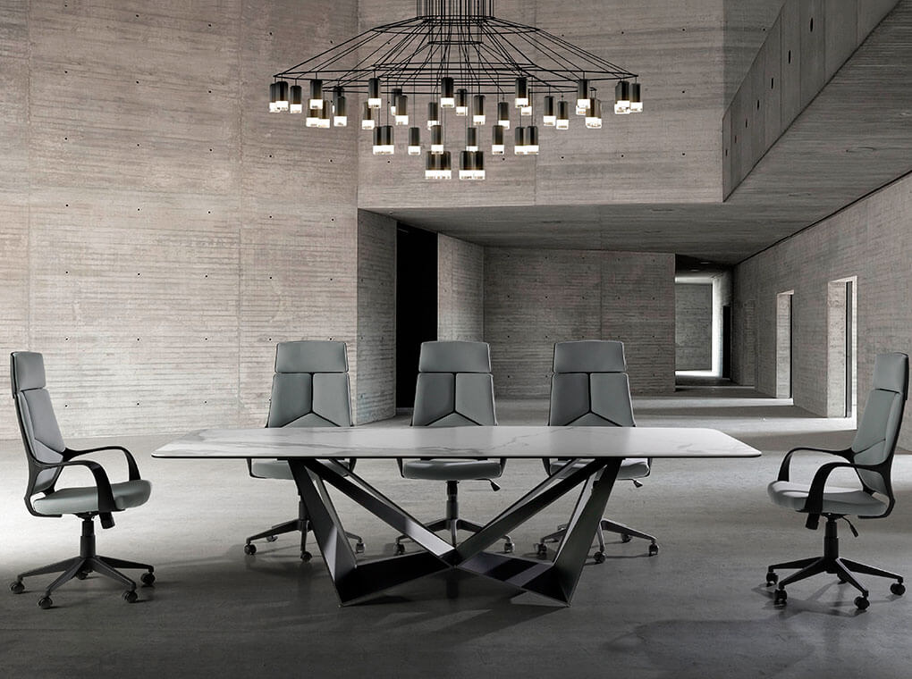 Scaun de Birou Pivotant Gri cu Brate si Suport Negru Angel Cerda