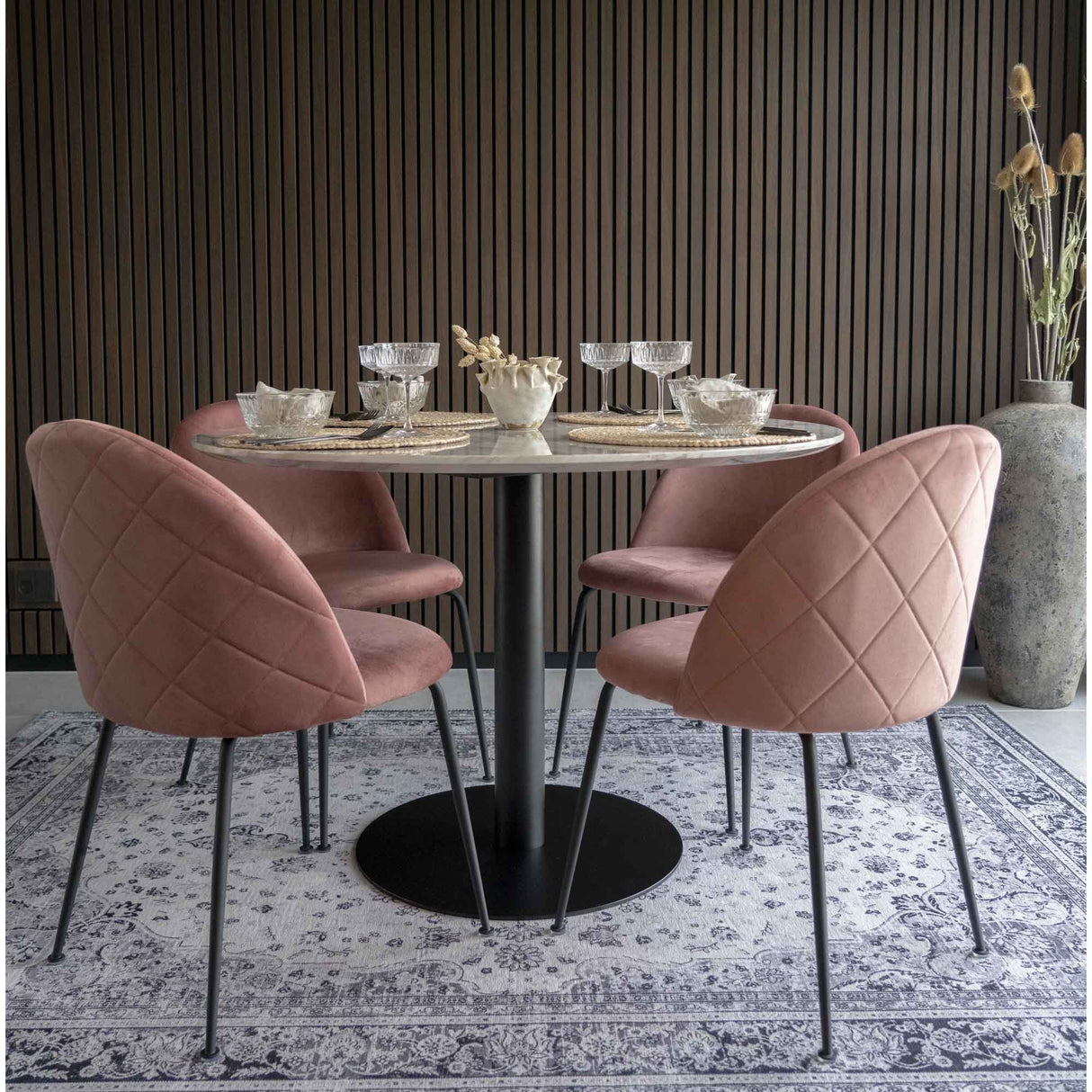 Scaun dining Geneve catifea roz picioare negre House Nordic